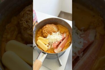 Make ramen hot pot with me #asmr #food #cooking #noodles #cheese #lifestyle #satisfying
