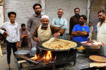 WORLD'S BIGGEST SAAG PARATHA 😱 | GIANT POTATO PARATHA🔥| FOOD | AUTHENTIC PAKISTANI STREET FOOD 🇵🇰