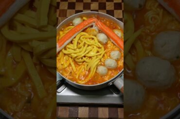 would you eat this? #asmr #food #cooking #noodles #ramen #myanmarnoodle