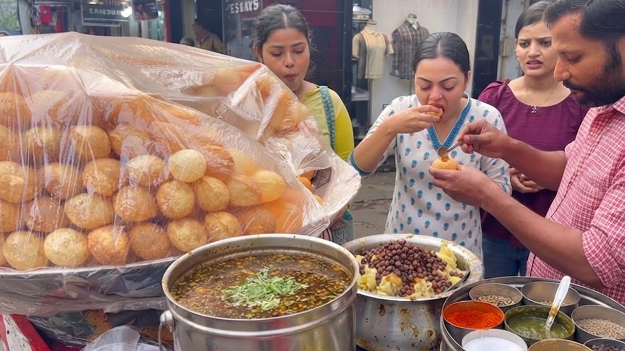 Street food Lovers in busy market of Kolkata | Indian street food | Food ASMR Street food Lovers in busy market of Kolkata | Indian street food | Food ASMR