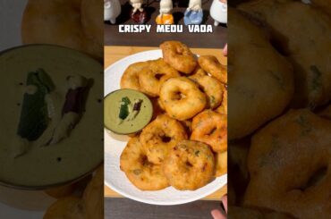 Crispy medu vada recipe #shorts #snacks #meduvada #trending #viral #shortsfeed #cooking #streetfood