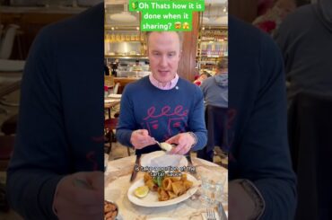 ▶️How Calamari should be shared in Fine Dining Restaurant? By William Hanson #ettiquette #shorts