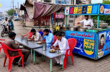 PAKISTAN’S BEST Roadside Breakfast 😍🔥 | Local Desi Nashta - Best Street Food In Pakistan 🇵🇰