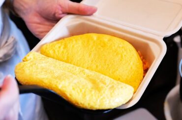 Japanese Street Food - The BEST OMELETTE RICE Tokyo Omurice Japan