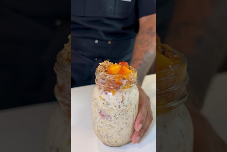 Peach Cobbler Overnight Oats