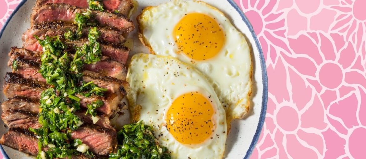 5 Restaurant Chains with the Best Steak and Eggs, According to Chefs