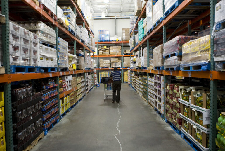 11 Celebrity Chefs Known To Love Costco