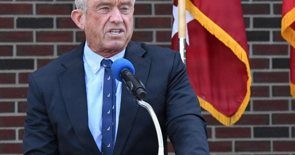 RFK Jr., celebrity chef Robert Irvine cut ribbon on new Fort Drum bistro | Top Stories