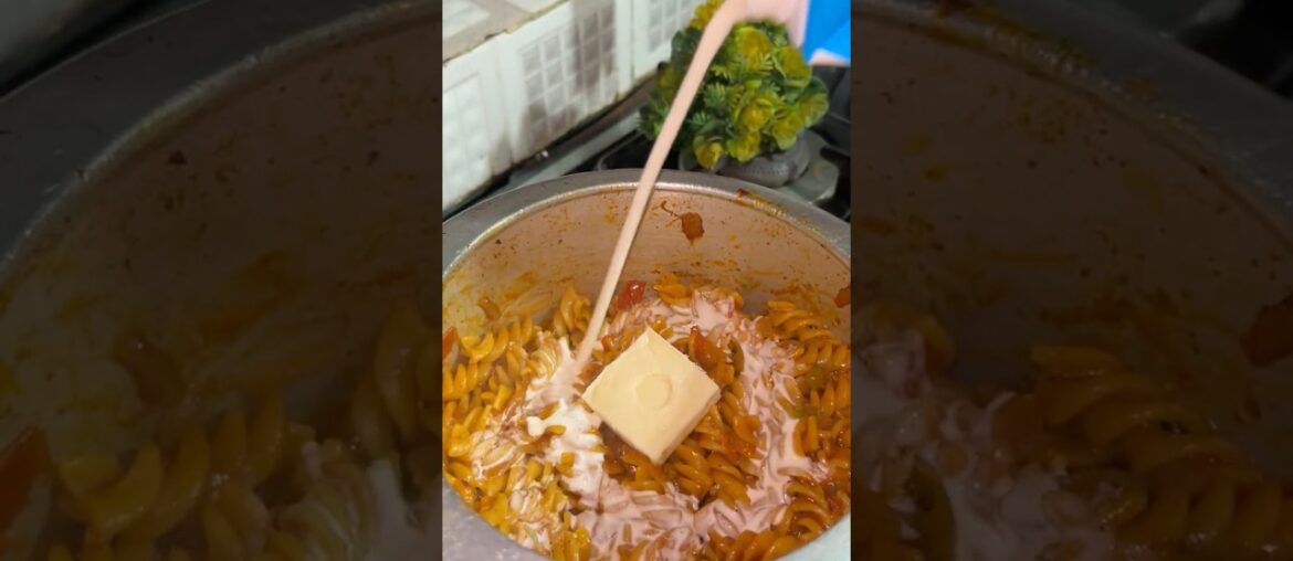 Aap bhi bologe Kya baat hai😍👏 #shorts #minivlog #cooking #pasta #cookerpasta #food #sunday #pahadi