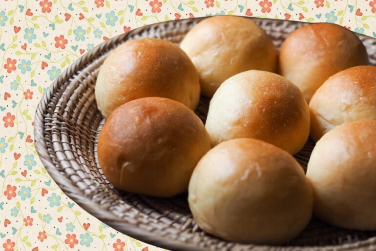 5 Restaurant Chains with the Best Bread Basket, According to Chefs