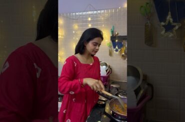 Ghar pe prawns fry banaya #minivlog #shorts #cooking #recipe #prawns #bengalifood #lunchvlog #cook