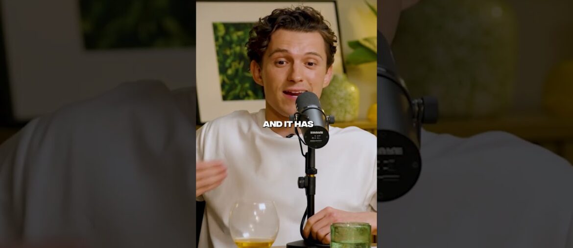 Tom Holland Praises His Brother's Cooking Skills  🔥