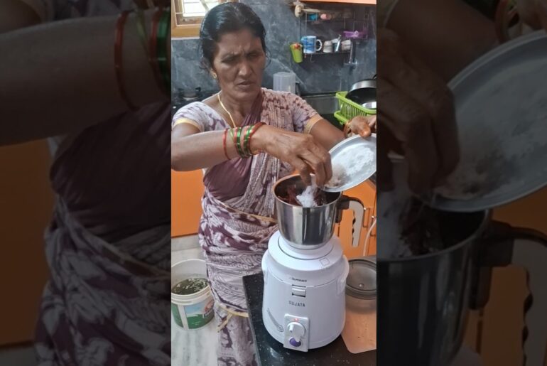Kobbari karam recipe 😋 #viral #cooking #food #kobbarikaram #podulu #karam #longtime #momrecipe #fyp