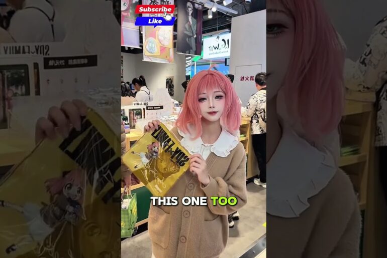 Anya is busy shopping,while Papa is eating alone at the restaurant #spyxfamily #cosplay #loidforger